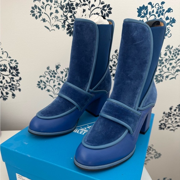 John Fluevog Shoes - Elegant Blue Velvet Women's Boots NWT